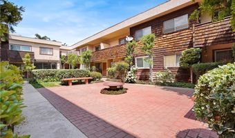 5414 Newcastle Ave 66, Encino, CA 91316