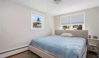 75 Autumn St, Cranston, RI 02910