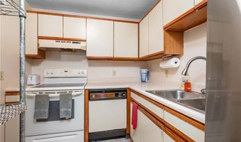 2 Angle St 5, Lincoln, RI 02838