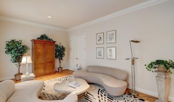 4744 34TH St N, Arlington, VA 22207