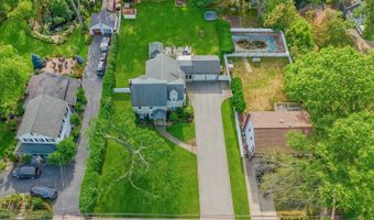 143 Oak St, Amityville, NY 11701