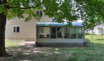 1108 Glades Dr, Altoona, WI 54720