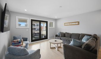 115 9TH St, Beach Haven, NJ 08008