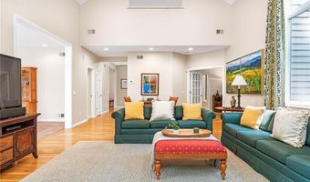 60 Pheasant Dr, East Greenwich, RI 02818