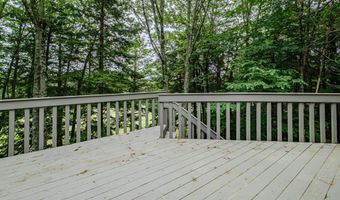 15 Inverness Rd, Falmouth, ME 04105