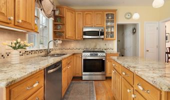 82 Valley Rd, Cornwall, CT 06796
