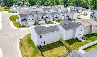 677 Crossings Ln, Akron, OH 44320