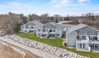 2614 LAKE St, Algoma, WI 54201