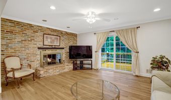 8304 FIVE GATES Rd, Annandale, VA 22003