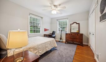 7600 CHARLESTON Dr, Bethesda, MD 20817