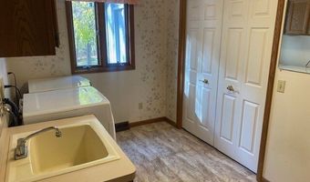 200 GREENTREE Cir, Aurora, OH 44202