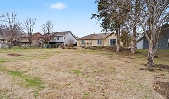 1105 Chapel St, Baldwin City, KS 66006