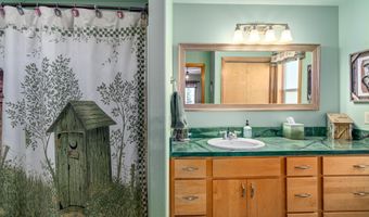 17544 E Arapaho Rd, Bayview, ID 83803