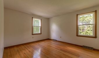 629 River Rd, Agawam, MA 01001
