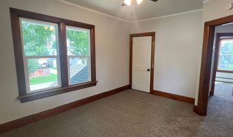 711 Clausen Ave, Albert Lea, MN 56007