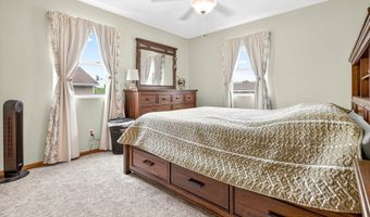2403 W AMERICAN Dr, Neenah, WI 54956