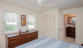 318 Corey Ln, Middletown, RI 02842