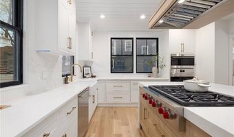 7 Champlin St, Newport, RI 02840