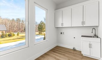 10541 E Brainerd Rd, Apison, TN 37302