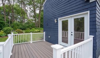 6 Juniper Ridge Dr, Danbury, CT 06811
