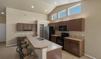 914 Oakmont Lp NE, Albany, OR 97322