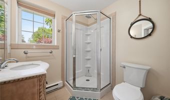 1400 Overlook Dr, Ashtabula, OH 44004