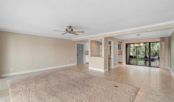 652 LAKE VILLAS Dr D, Altamonte Springs, FL 32701
