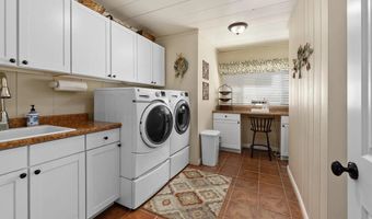 9865 Edgelake Dr, La Mesa, CA 91941