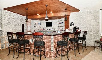 355 Connecticut Cir, Indianapolis, IN 46217