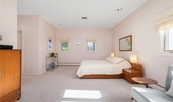29 Dennell Dr, Lincoln, RI 02865