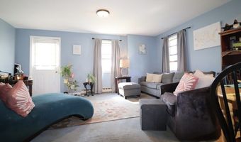19 Vincent St, Middletown, RI 02842