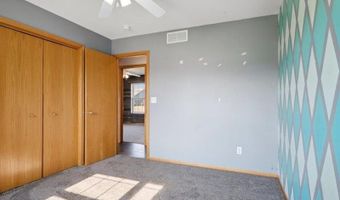1415 Deerfield Dr, North Liberty, IA 52317