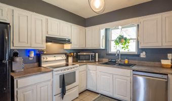 838 Indian Trl, Ash Flat, AR 72513