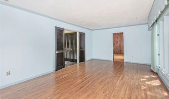 191 Parkview Dr, Aurora, OH 44202