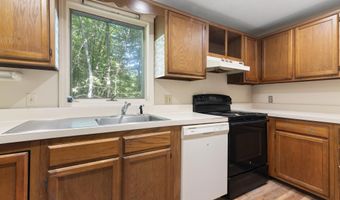 9 Evergreen Ln, Brattleboro, VT 05301