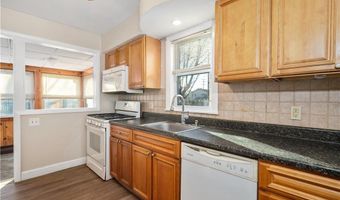 86 Sherwood St, Cranston, RI 02920