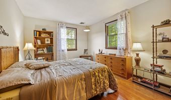 620 Riverside Dr, Cheshire, CT 06410