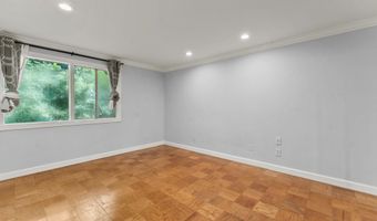 7541 SPRING LAKE Dr B-1, Bethesda, MD 20817