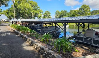 11 Lakeview Dr, Astatula, FL 34705