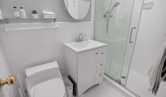 5703 CROMWELL Dr, Bethesda, MD 20816