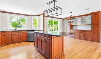 2 Betsy Williams Ct, Johnston, RI 02919