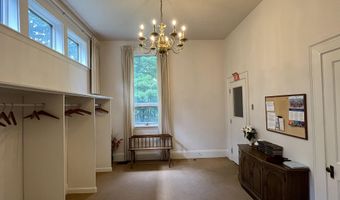 2 Howard St, Augusta, ME 04330