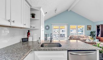 82 Spinnaker Ct, Bayville, NJ 08721