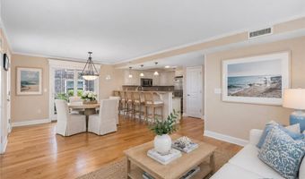 20 Narragansett Ave 306, Narragansett, RI 02882