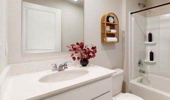 450 MEADOWS Ct, Polk City, IA 50226