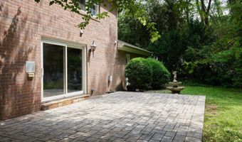 7811 CHARLESTON Dr, Bethesda, MD 20817