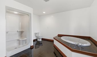 159 Harbor Inn Rd, Bayville, NJ 08721