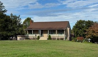 827 Wolf Creek Ln, Appomattox, VA 24522
