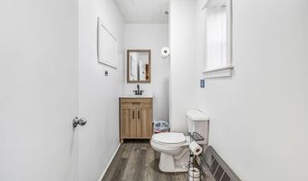 1567 Hammond St, Bangor, ME 04401