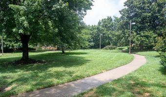 1721 N QUEENS Ln #1-104, Arlington, VA 22201